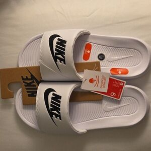 Nike Victori One Slide Size 9 NWT
